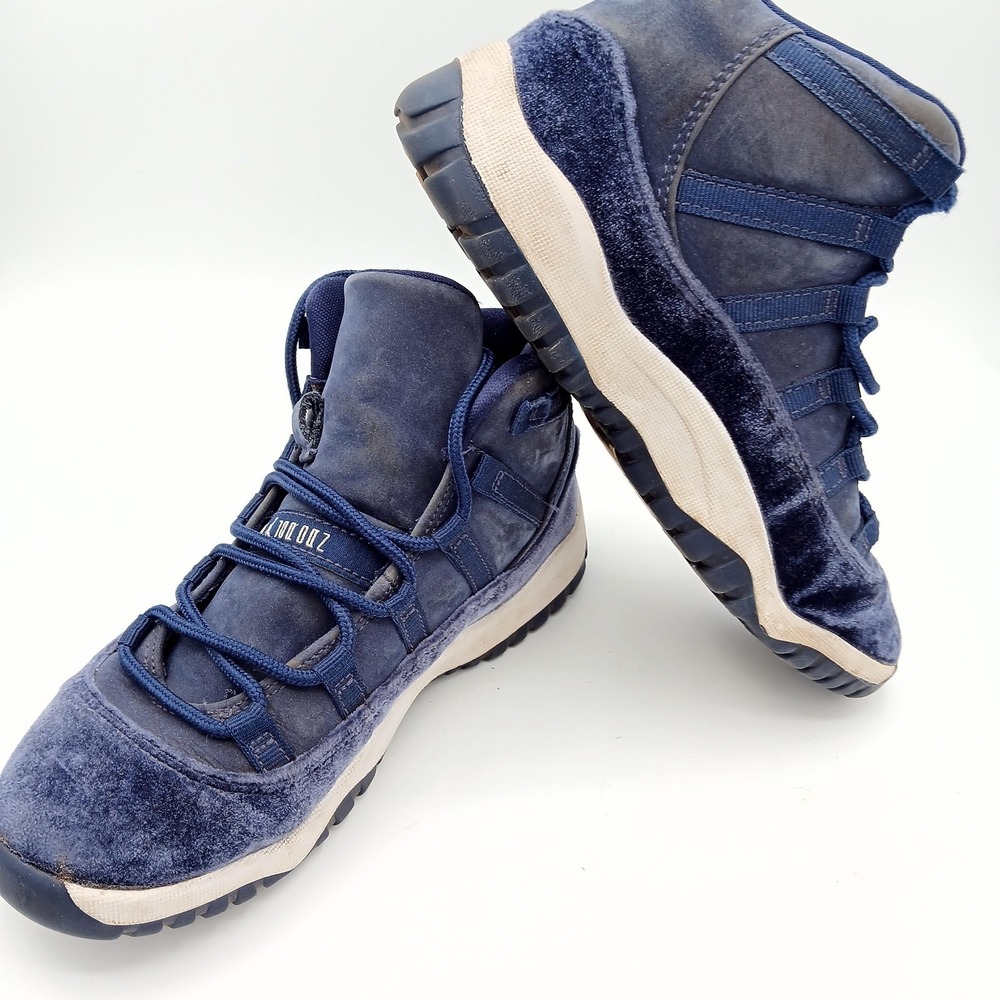 Air Jordan 11 Retro Shoes Youth Size 3Y DO3857-441 Basketball Velvet